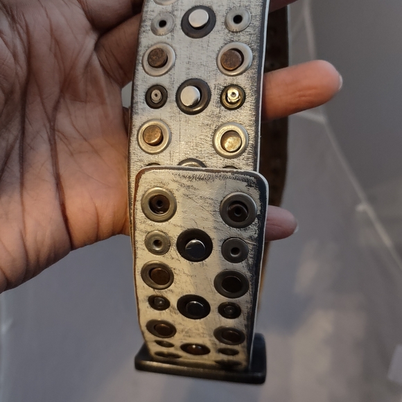 Y2K Distressed White Leather Studded Belt - Picture 6 of 9